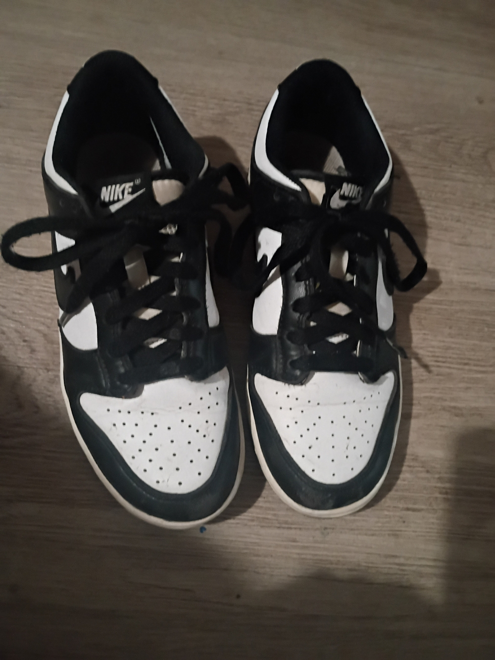 Nike Men’s Black/White Low-Top Sneakers